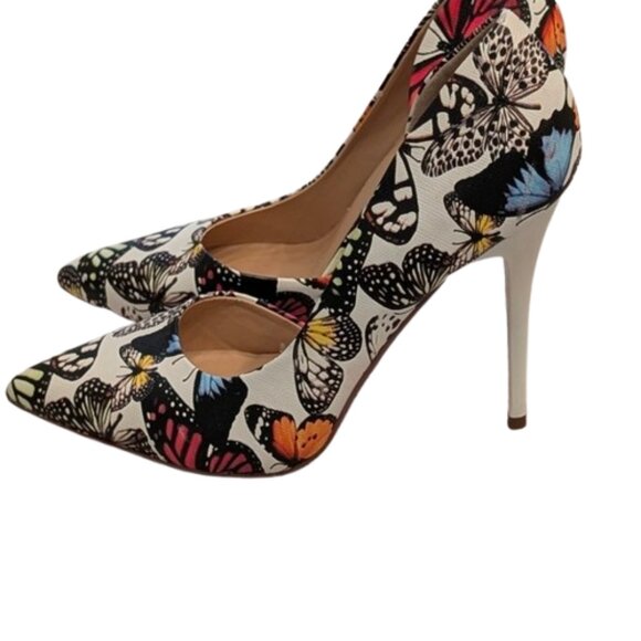 JustFab White and Black Heels with Stiletto Heel and Pointed Toe - Picture 1 of 3